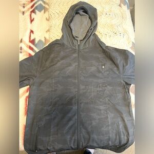 Vuori trainer shell Men’s XL